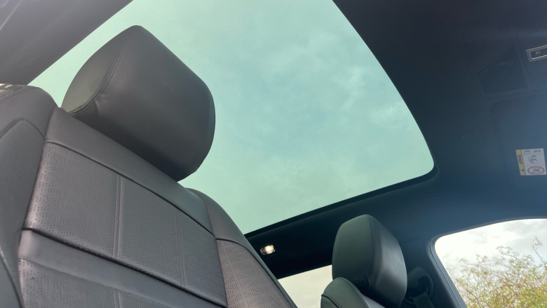 Land Rover Range Rover Evoque 1.5 P300e R-Dynamic HSE 5dr Auto Hatchback